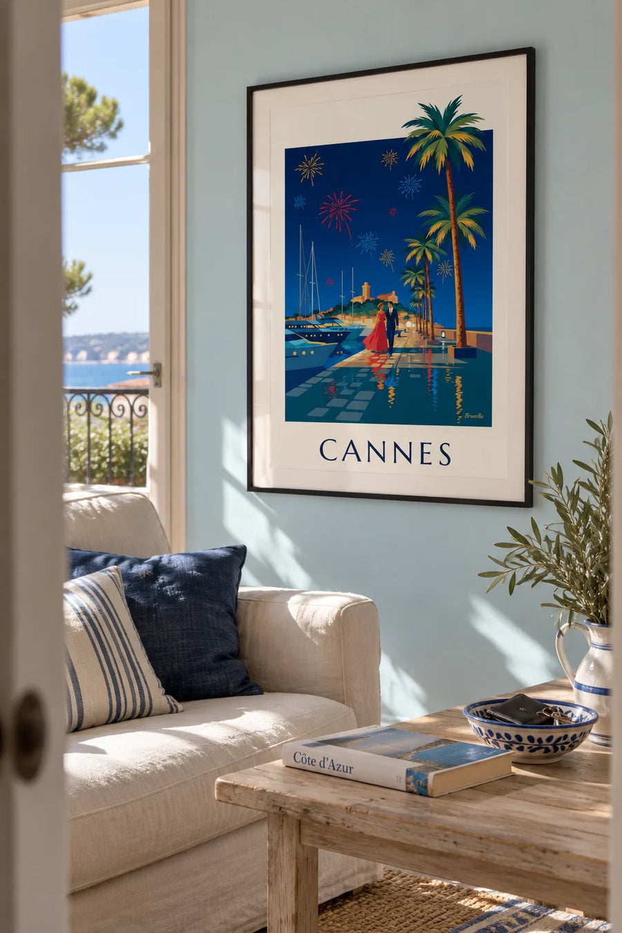 Poster koppel onder de palmbomen van Cannes op een avond met vuurwerk: ingelijst aan de muur