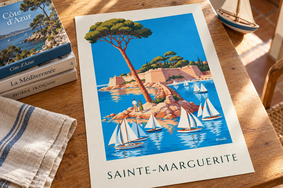 Poster Île Sainte-Marguerite en Fort Royal voor de kust van Cannes: op een tafel