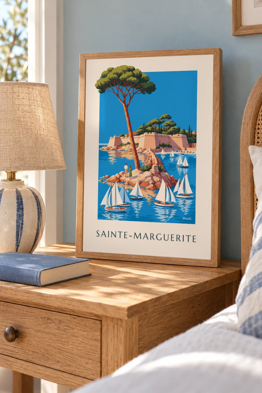 Poster Île Sainte-Marguerite en koninklijk fort voor de kust van Cannes: klein formaat A4 ingelijst