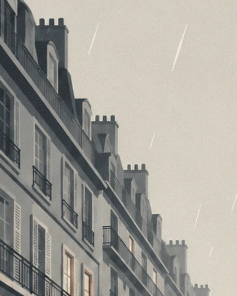 Toits d'immeubles aux cheminées et lucarnes, sous un ciel beige rayé de pluie