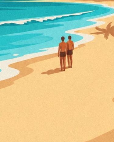 Les 2 baigneurs en short sombre sur le sable doré de Waikiki, face aux vagues turquoise