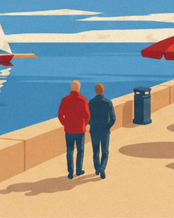 Les 2 promeneurs en vestes rouge et bleue sur le quai ensoleillé, au bord de l'eau