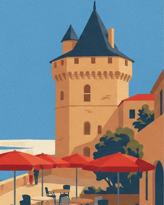 La tour de la Chaîne au-dessus des parasols rouges et des tables de la terrasse