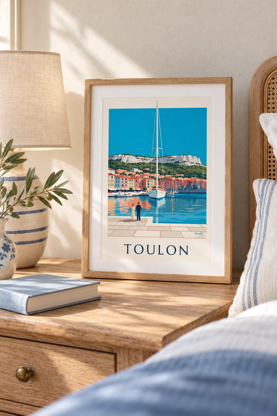 Affiche port de Toulon vu sous une arche de pierre : petit format A4 encadré
