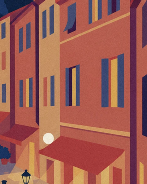 Les façades ocre et corail du quai, avec leurs volets bleus et leurs stores rouges