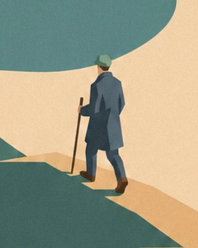 Le randonneur de dos, en manteau bleu et casquette verte, son bâton à la main