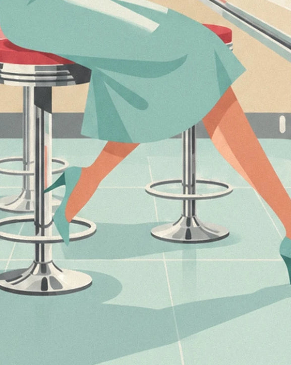 Ses escarpins turquoise près des tabourets chromés à assise rouge, sur le carrelage clair
