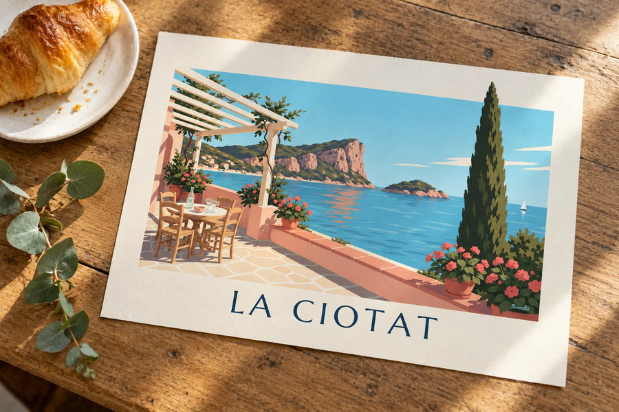 Poster mediterrane Terrasse und Bec de l'Aigle in La Ciotat: auf einem Tisch