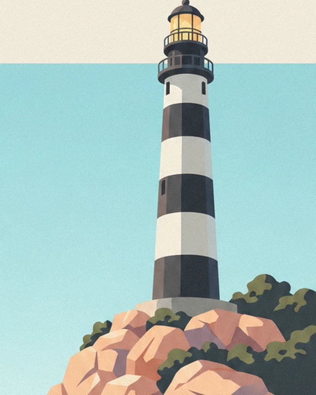 Le phare à bandes sombres et claires sur les rochers roses bordés de végétation