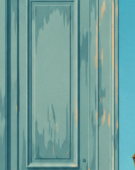La porte bleu-vert à la peinture écaillée, ses panneaux en relief et un bout de ciel bleu