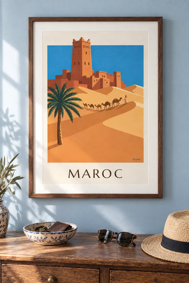 Poster kasba en karavaan van kamelen in de Marokkaanse woestijn: ingelijst aan de muur