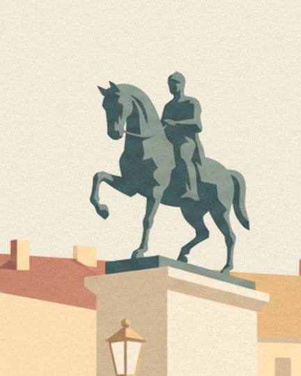 La statue équestre aux teintes vert-de-gris sur son haut socle clair