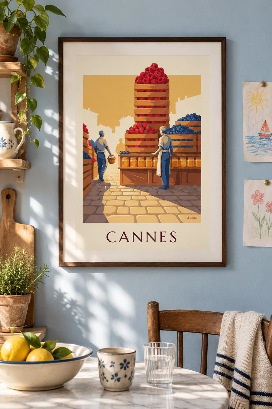 Poster van de Forville-markt in Cannes, rood fruit : ingelijst aan de muur