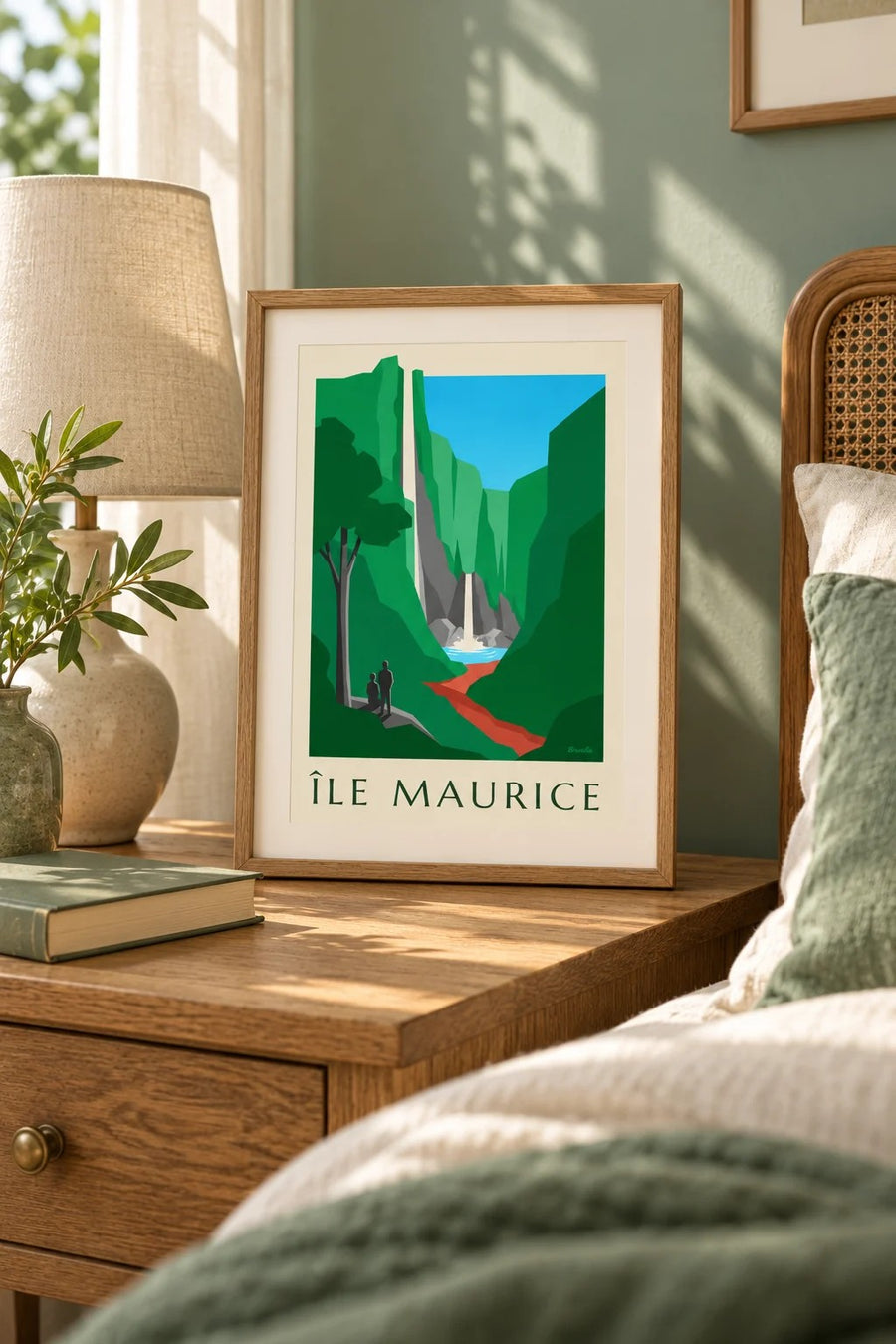 Affiche Île Maurice, cascade de Chamarel (titre ÎLE MAURICE) : petit format A4 encadré