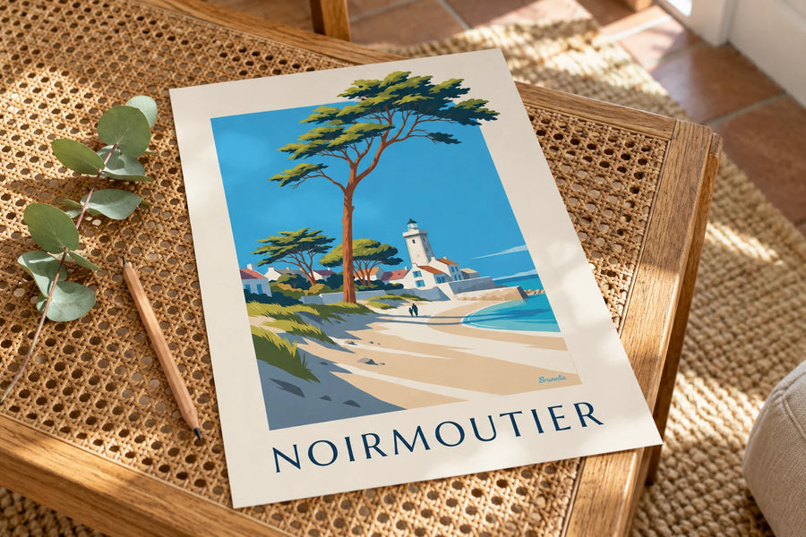 Affiche phare et maisons blanches de Noirmoutier : posée sur une table