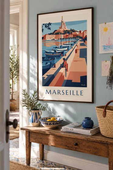 Affiche Notre-Dame de la Garde et barques du quai du Vieux-Port de Marseille : encadrée au mur