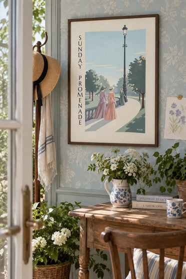 Poster dames in lange jurken die wandelen in een park: ingelijst aan de muur