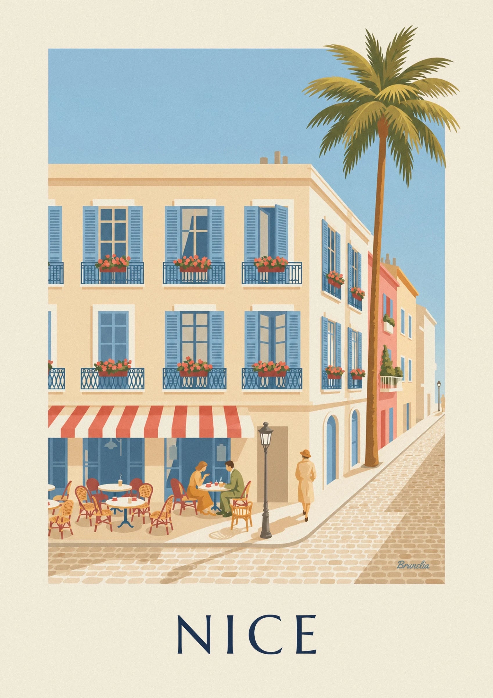 Blaue Fensterläden und blumengeschmückte schmiedeeiserne Balkone an der ockerfarbenen Fassade in Nizza