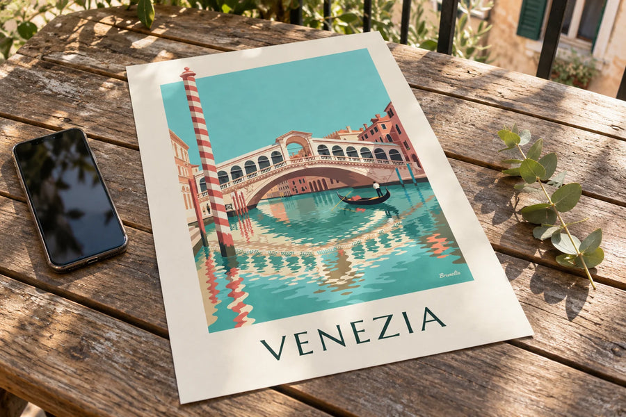 Poster Rialtobrücke und Gondel auf dem Canal Grande in Venedig: auf einem Tisch stehend