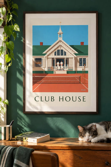 Poster van de kleedkamer van een tennisclub en houten rackets: ingelijst aan de muur