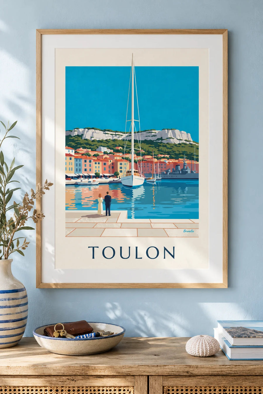 Affiche port de Toulon vu sous une arche de pierre : encadrée au mur
