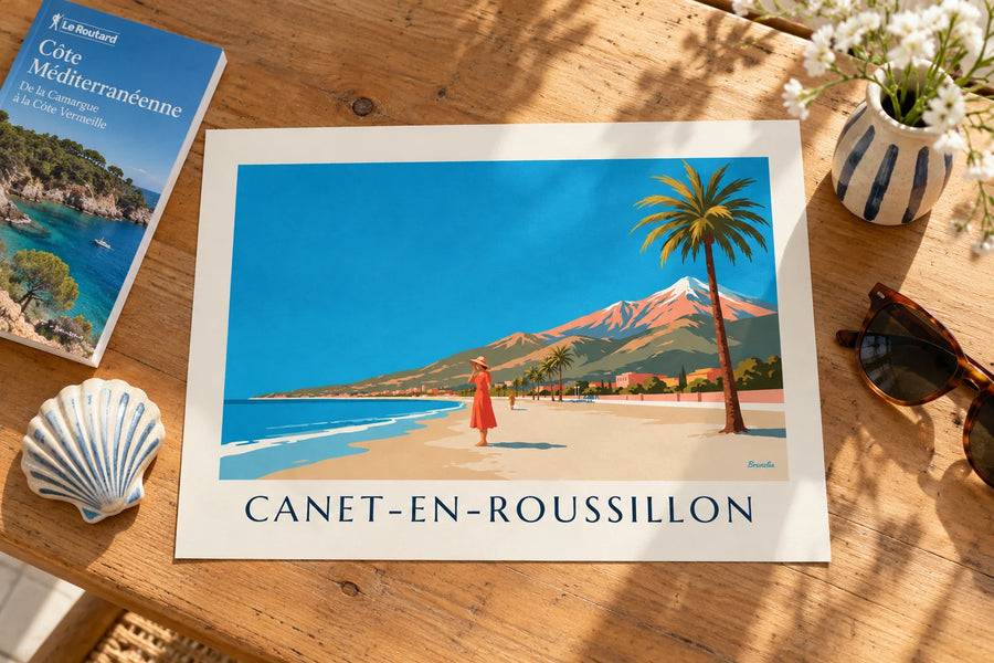 Poster Frau am Meer in Canet-en-Roussillon: auf einem Tisch