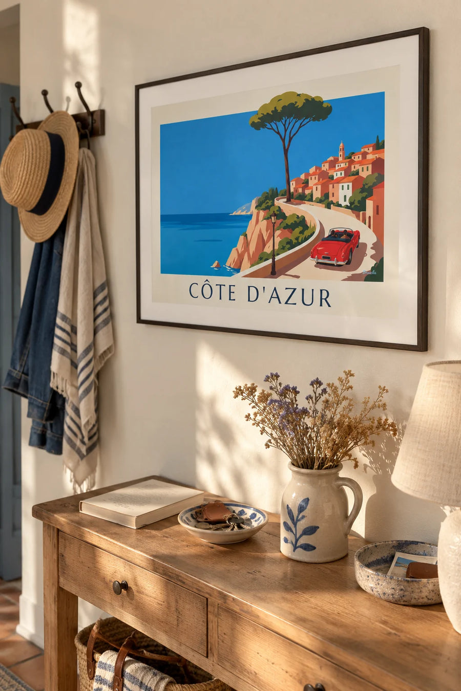 Affiche cabriolet rouge sur la corniche de la Côte d'Azur : encadrée au mur