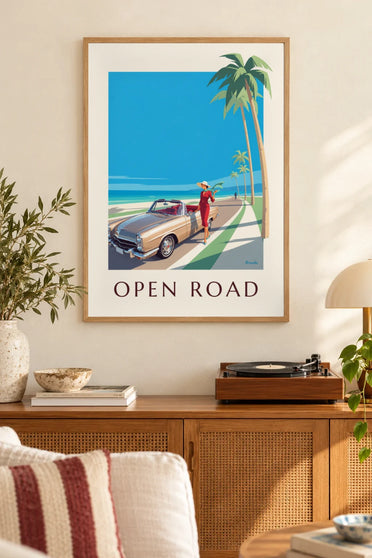 Affiche femme élégante et voiture décapotable en bord de mer : encadrée au mur